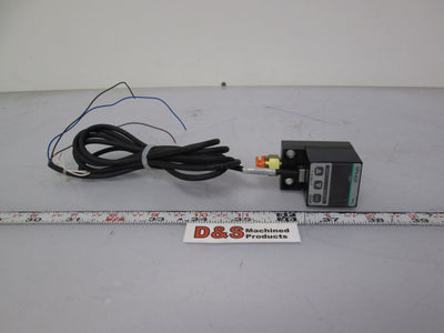 Used Sunx DP2-42E Flat Positive Pressure Switch 0 to 1MPa 12 to 24VDC 50mA