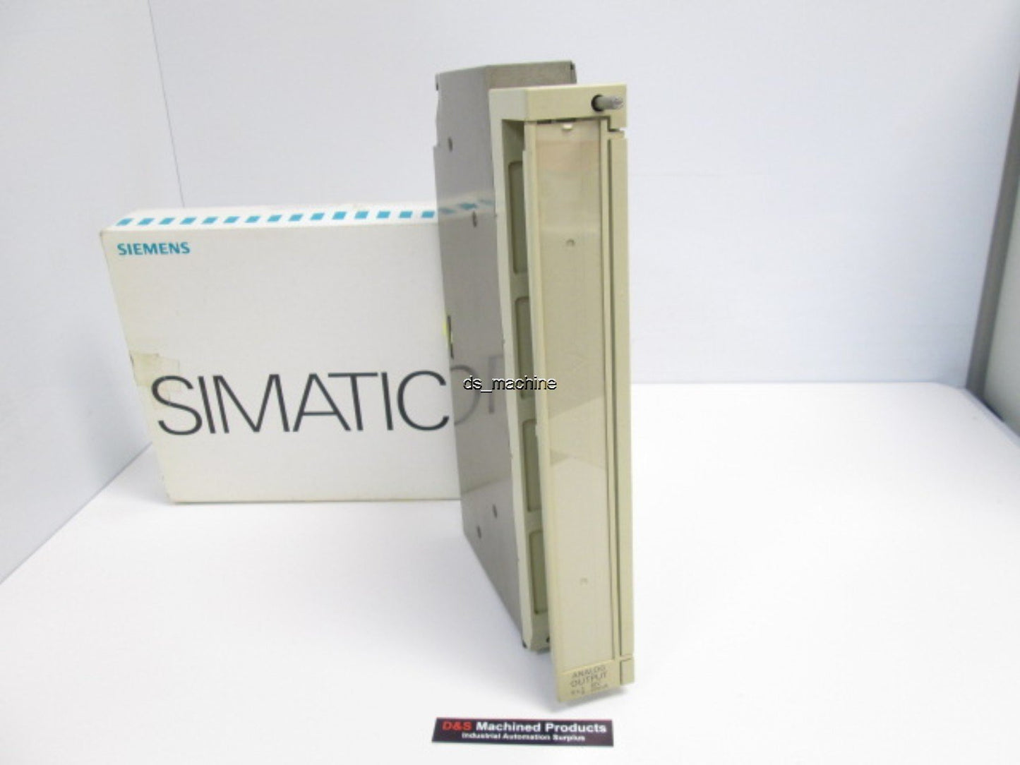 Used Siemens 6ES5 470-7LA12 8-Channel Analog Output Module