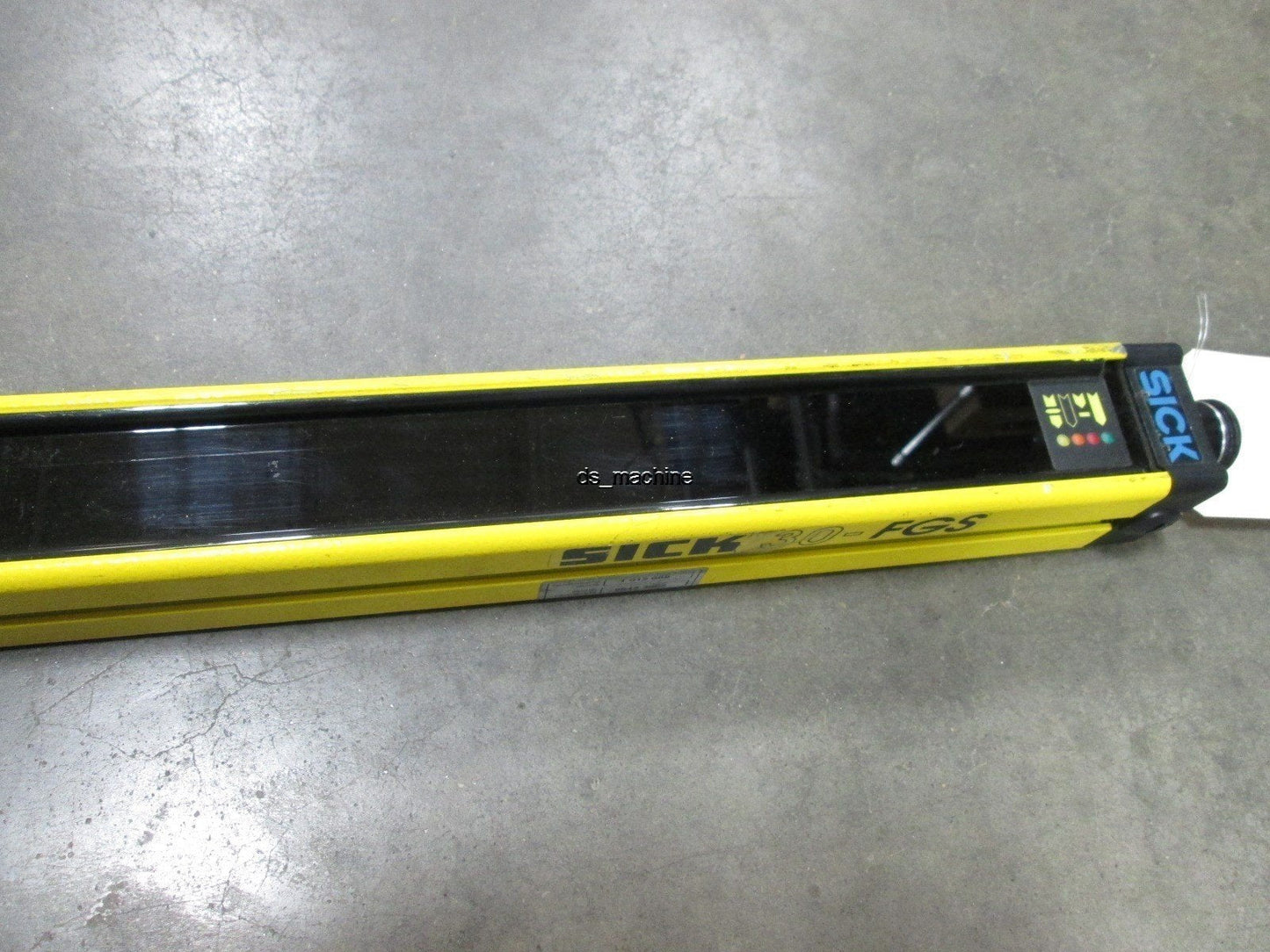 Used Sick FGSE900-21 Light Curtain Receiver, 900mm, 30mm Min, 24V +/-20%, See Details