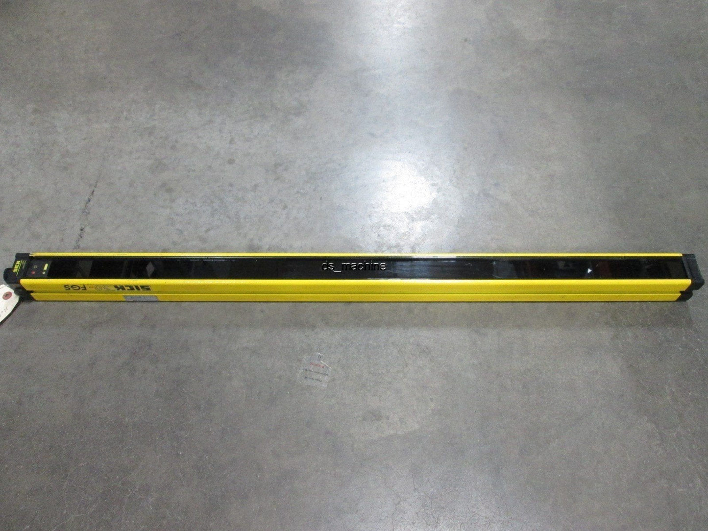 Used Sick FGSS900-21 Light Curtain Sender, 900mm, 30mm min, 24V +/-20%, See Details