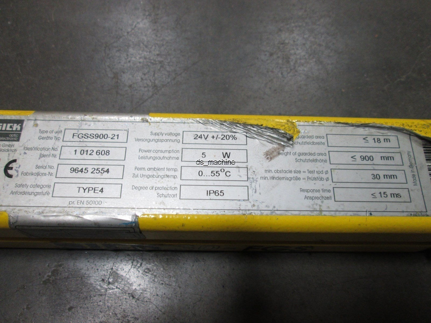 Used Sick FGSS900-21 Light Curtain Sender, 900mm, 30mm min, 24V +/-20%, See Details