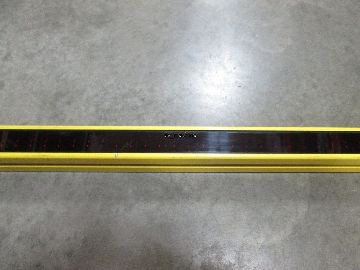 For Parts Banner SLSCE30-1200Q8 Light Curtain Emitter 1200mm 0.1-18m Range, For Parts Only