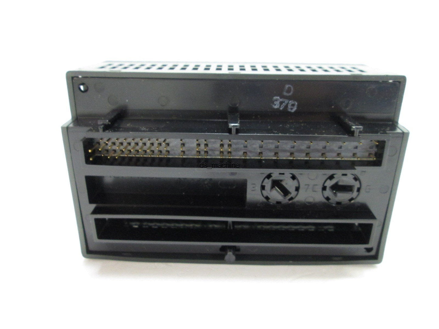 Used Ge Fanuc IC200MDL741B Positive Logic Output Module, 24VDC, 0.5A, 16PT