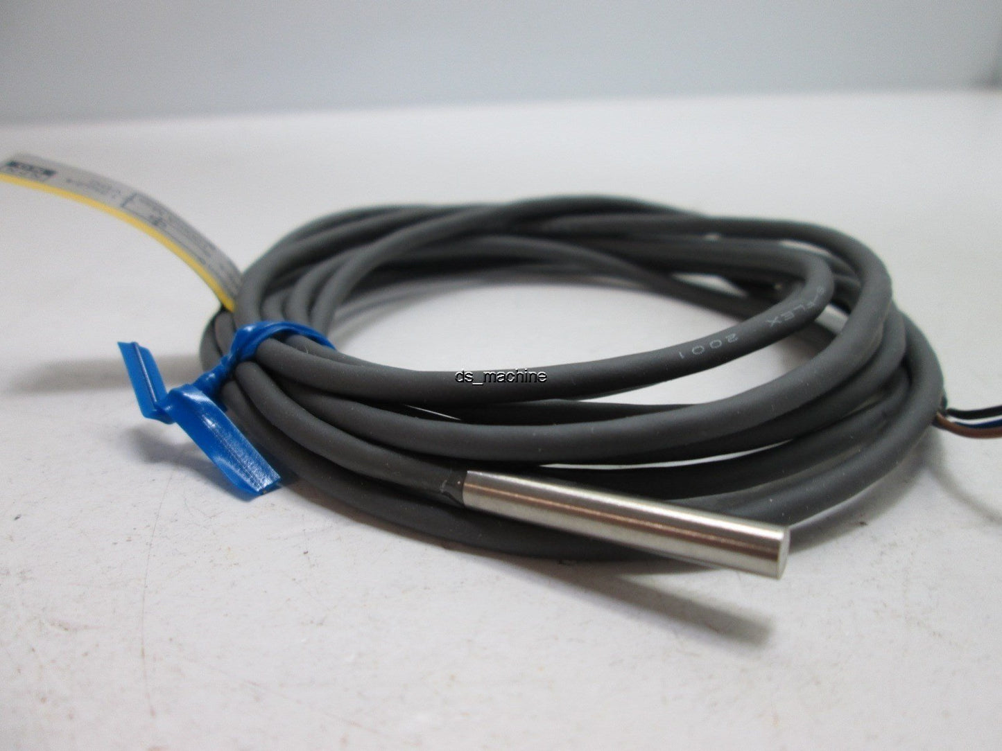 Used Omron E2E-CR8C1 Proximity Switch, 0.8mmñ15% Sensing Range, 12-24VDC