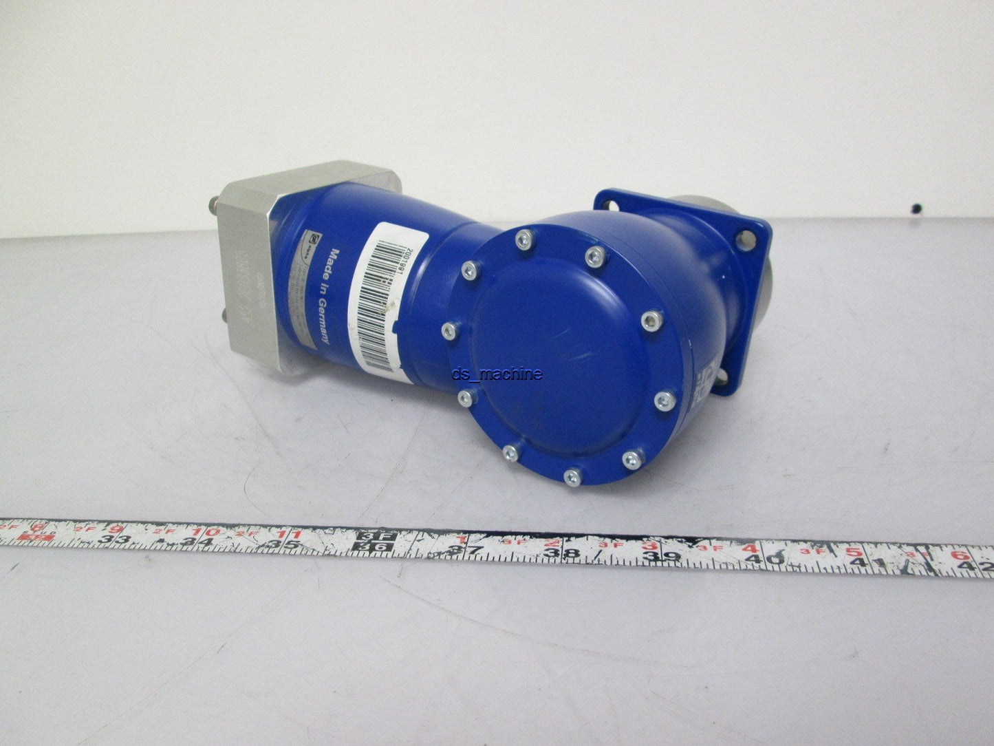 Used Alpha SK+ 060S-MF1-3-0C1-1K00 Low Backlash Right Angle Servo Gear Head 3:1 Ratio