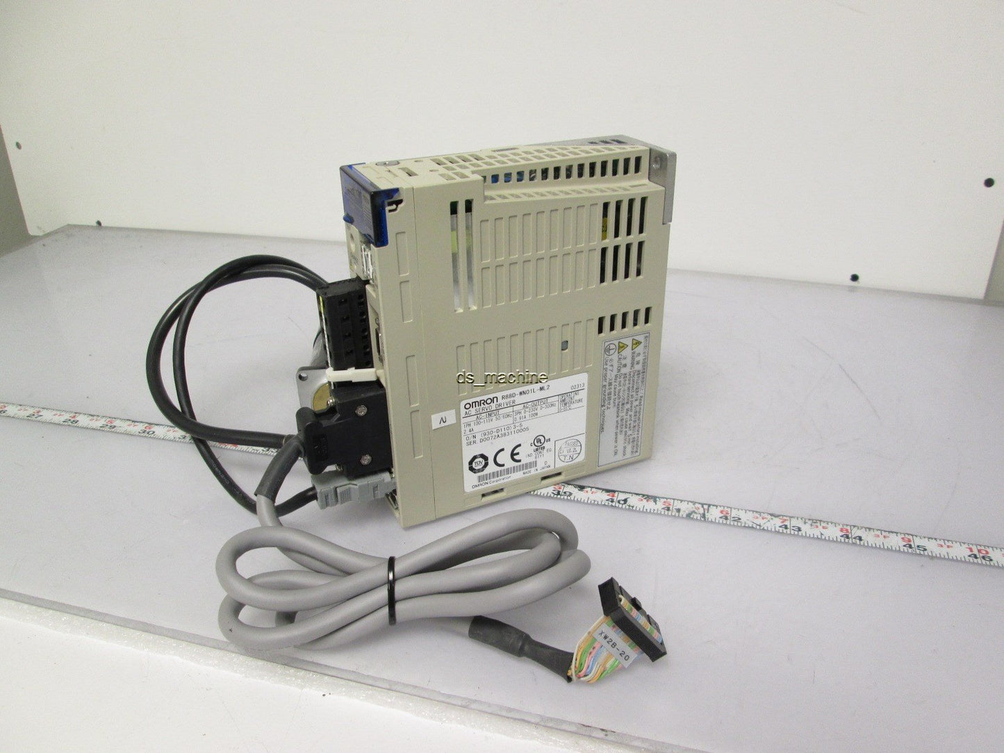 Used Omron R88D-WN01L-ML2 AC Servo Drive w/ R88M-WP10030L Servo Motor 100VAC 100W