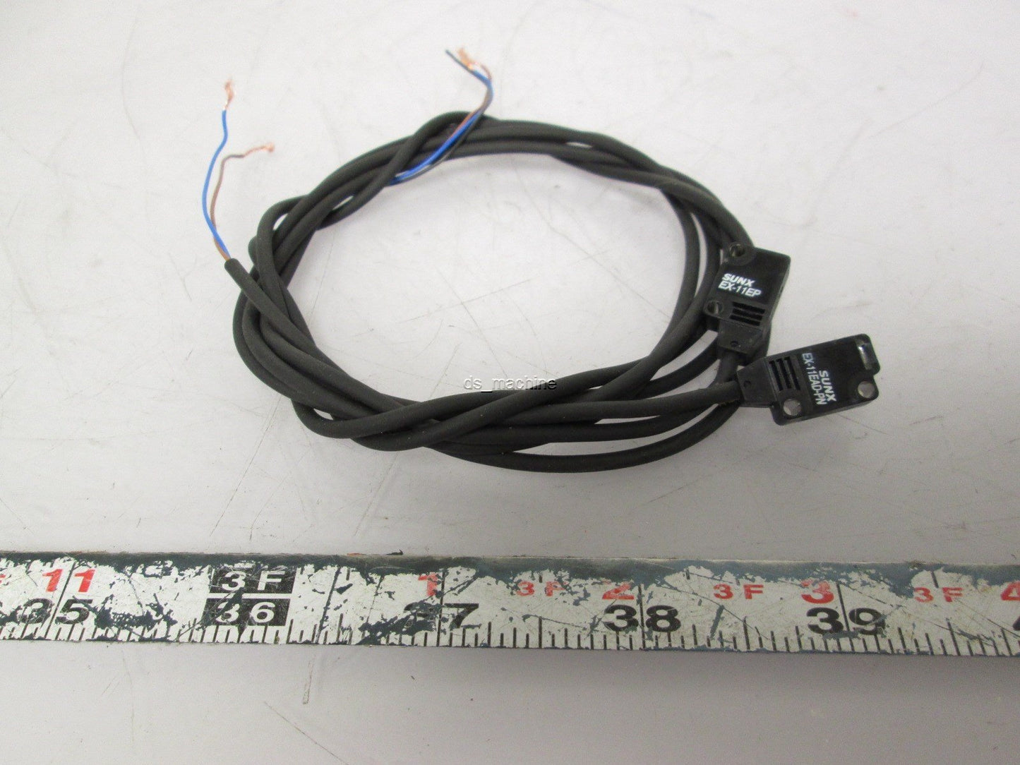 Used Sunx EX-11EA-PN Photoelectric Sensor w/ Built in Amplifier 12-24VDC PNP 150mm