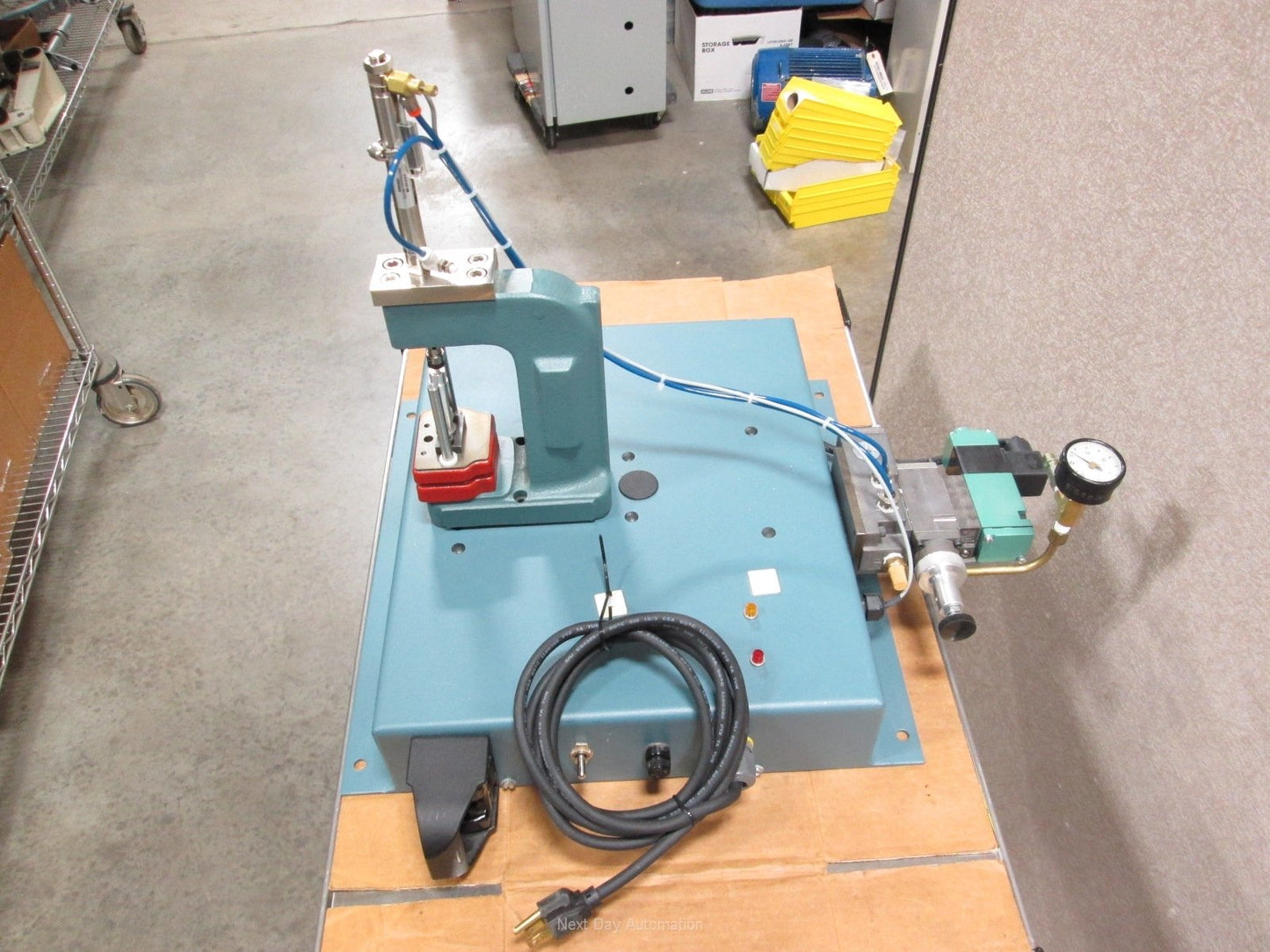 Used Janesville Mfg A-500-OT Pneumatic Press 12lb@80PSI 120VAC 2" Dye Stroke w/Timer