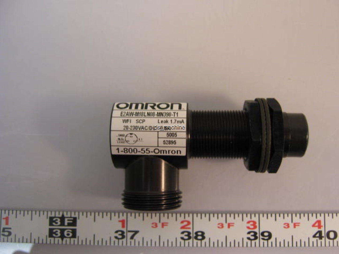 New Omron E2AW-M18LN08-MN390-T1 Proximity Sensor Switch 20-230V AC/DC, 8mm Range