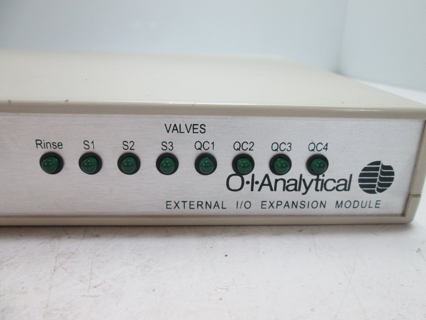 Used OI Analytical EXTERNAL I/O Expansion Module, 8x Relay Outputs (4x N/O, 4x N/C)