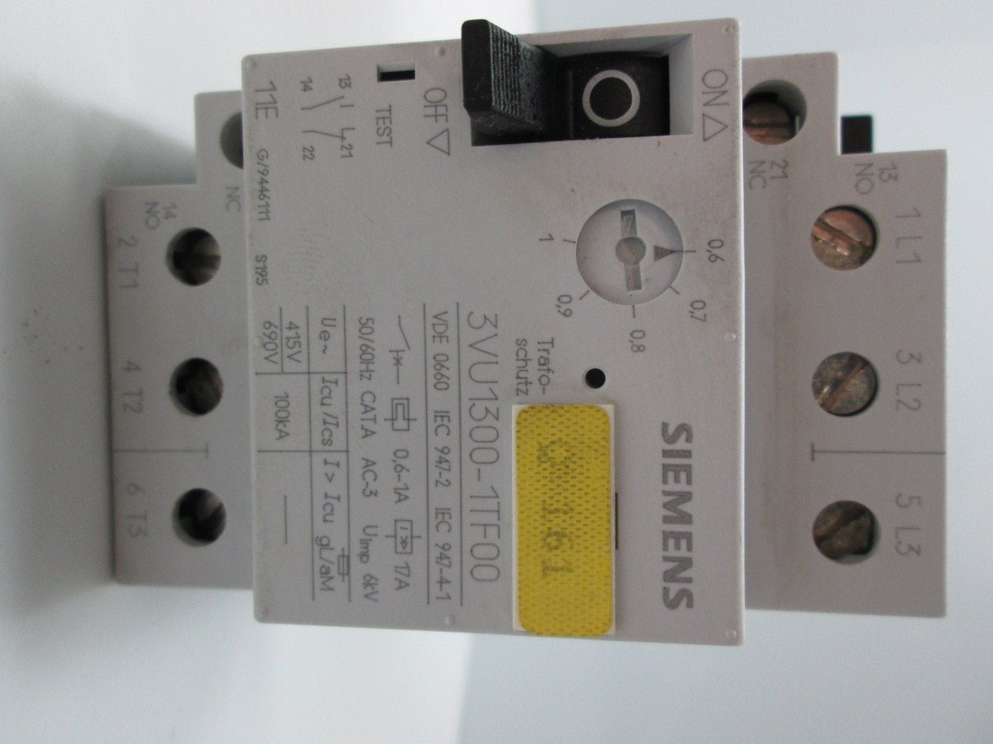 Used Siemens 3VU1300-1TF00 Manual Motor Starter, 3-Pole, Current Range: 0.6-1A