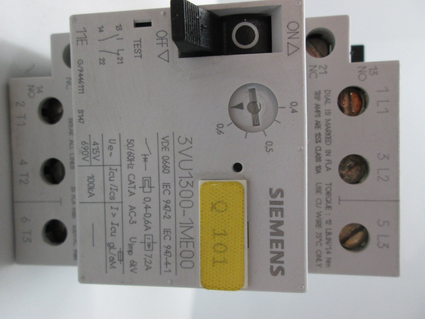 Used Siemens 3VU1300-1ME00 Manual Motor Starter, 3-Pole, Current Range: 0.4-0.6A