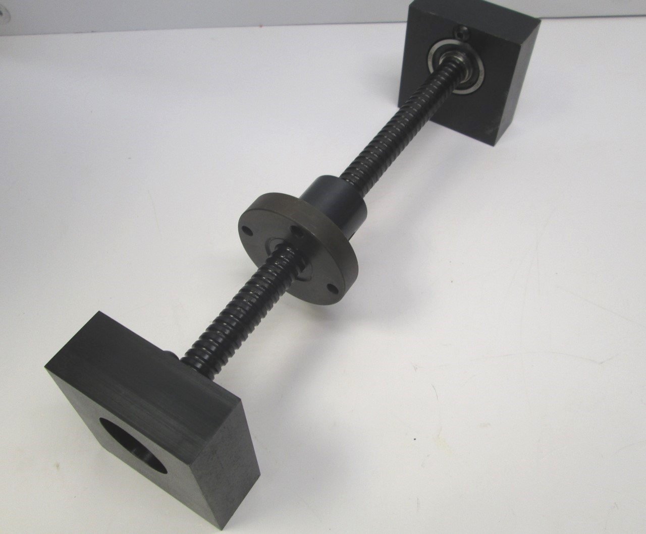 Used Linear Screw, Ball Bearings w/End Support Blocks, 0.7" Dia, 10" Thread Length