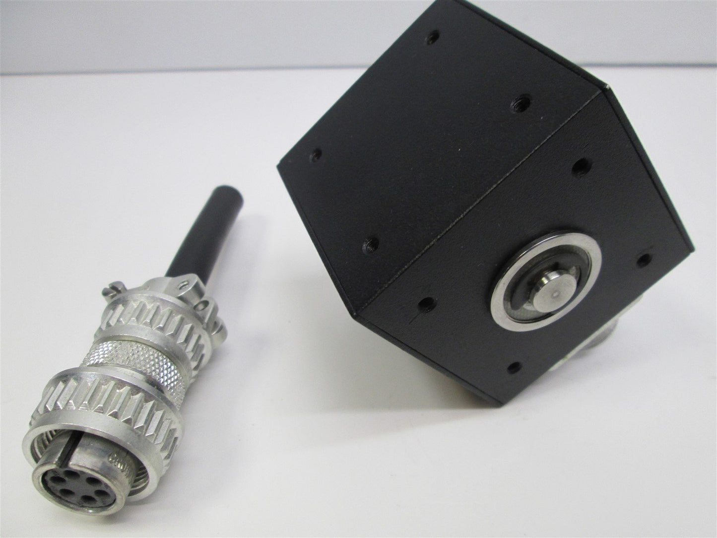 Used Kessler-Ellis 716281 Optical Shaft Encoder 5/28VDC, 1000 Pulse/Rev, Square Wave